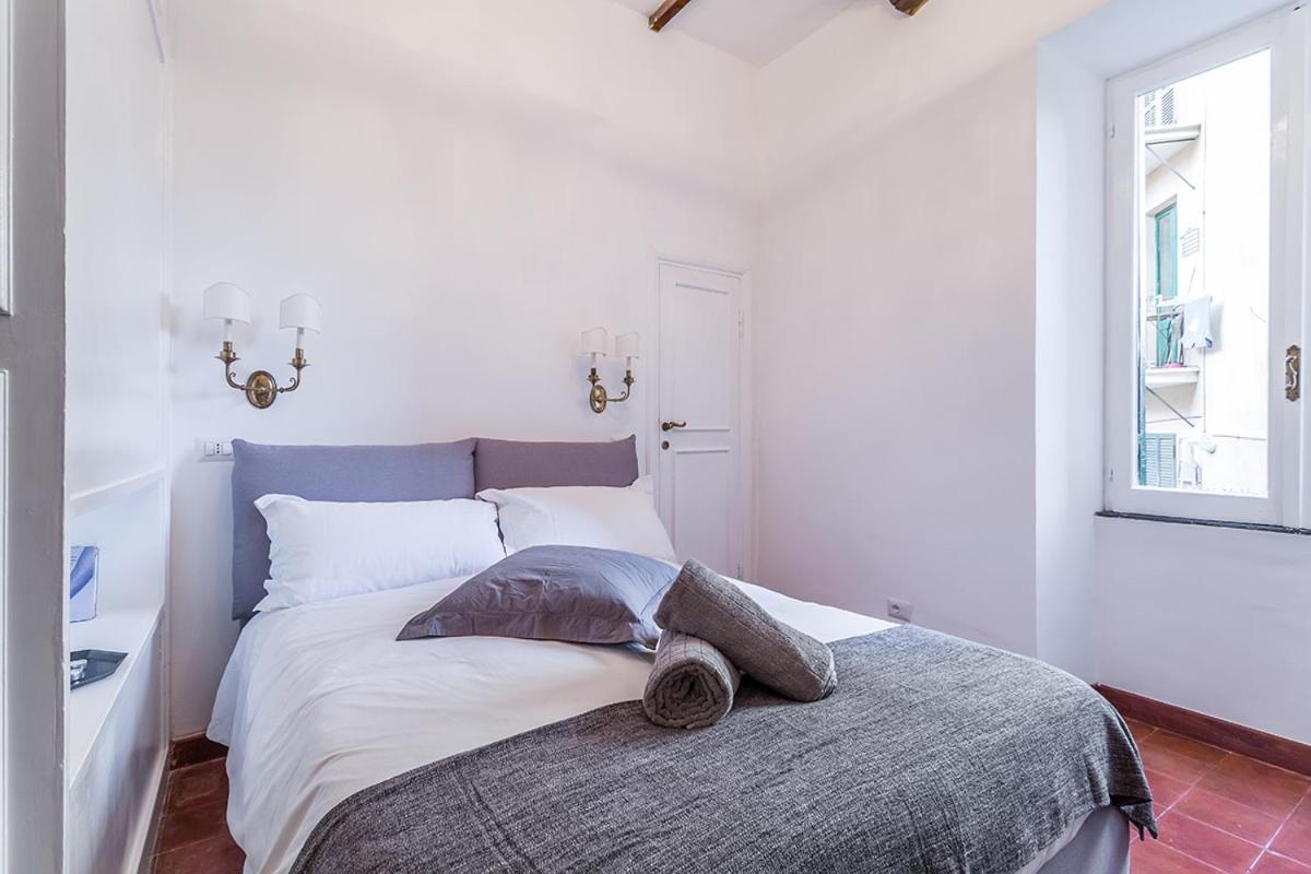 Sora Menica Twin Apartment Рим Екстериор снимка